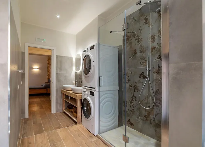 Guesthost - Domus Antoniana - Esquilino Appartement *