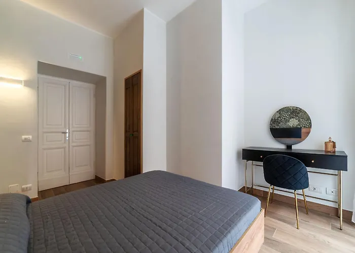 Guesthost - Domus Antoniana - Esquilino Appartement